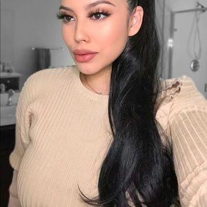 Insert name here poney tail I AM BRIT dark brown